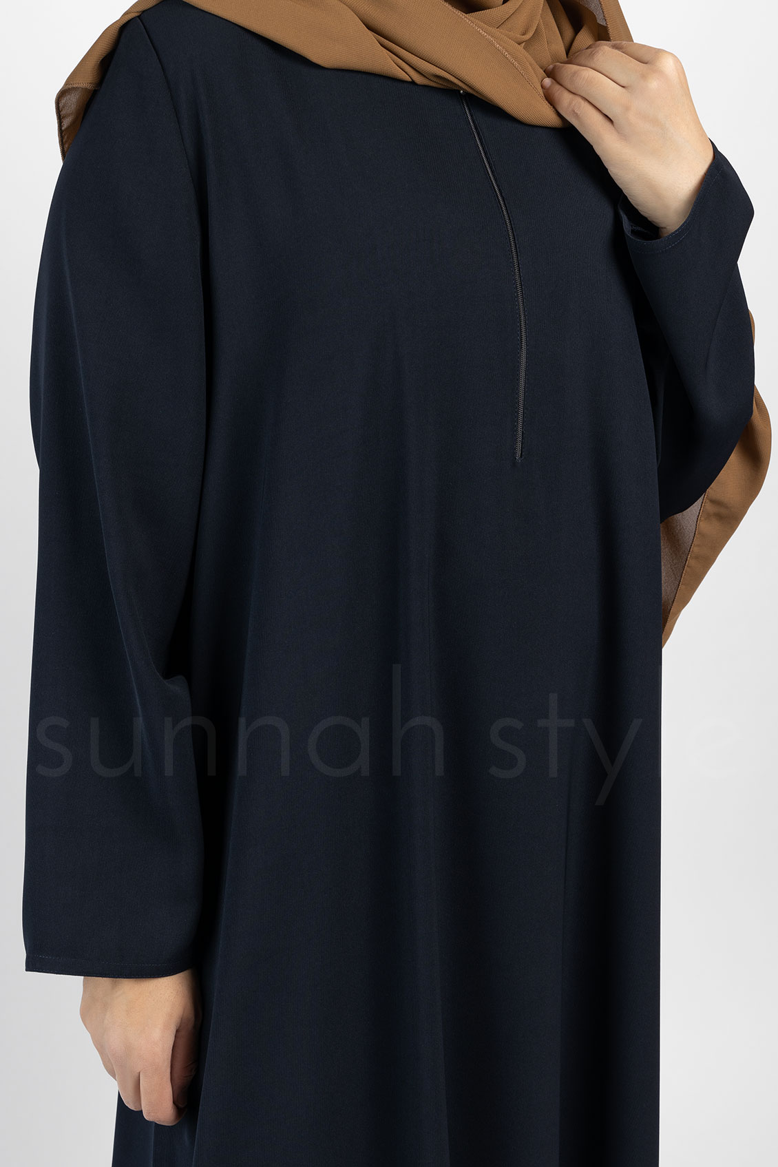 Essentials Closed Abaya (Navy Blue)